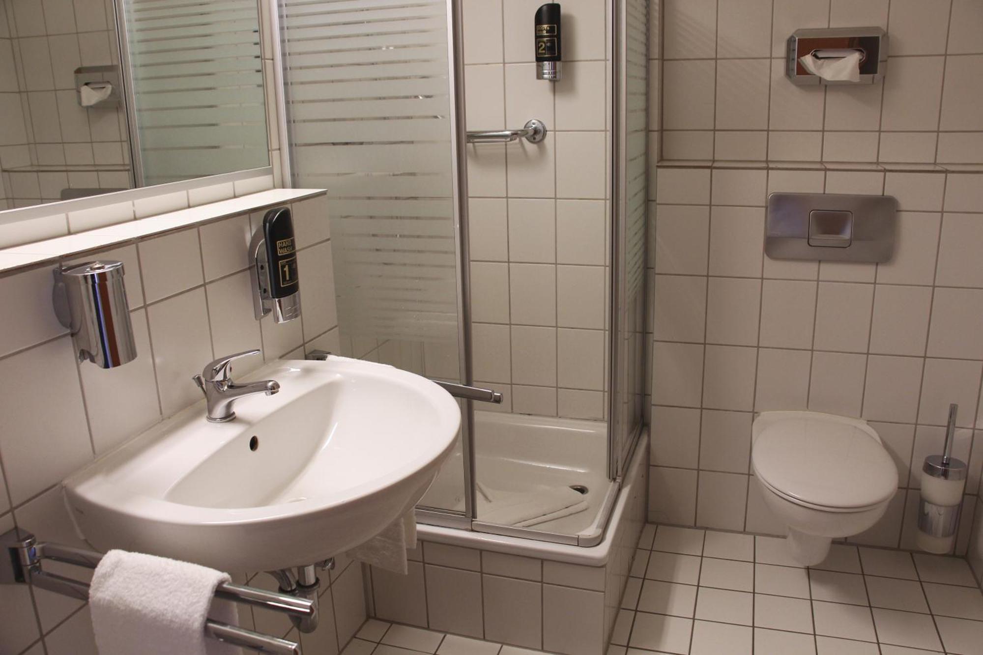 Regiohotel Germania Am Kurpark باد هازبرغ الغرفة الصورة