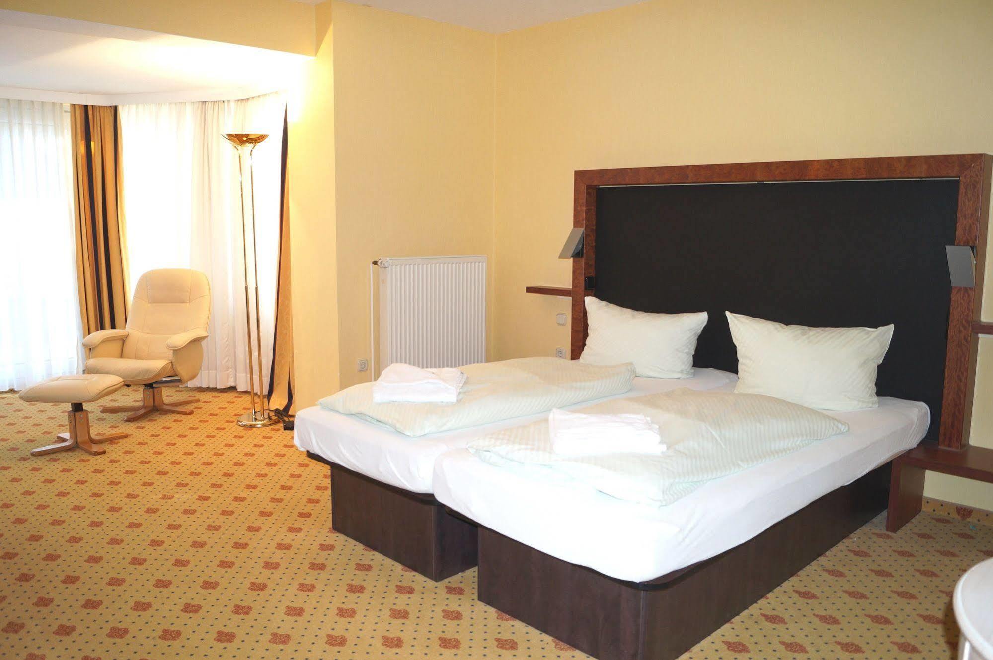 Regiohotel Germania Am Kurpark باد هازبرغ المظهر الخارجي الصورة